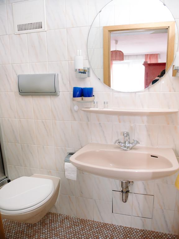 Hotel-Restaurant Koehler Štutgart Pokoj fotografie